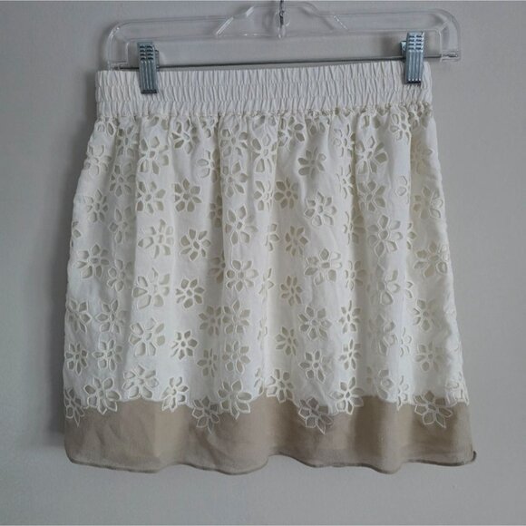 CLUB MONACO | Eyelet Skirt Cotton Silk Trim Cream Sz 2 - Picture 2 of 7